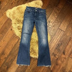 Mother Weekender Fray Jeans - Squeeze It Size 27